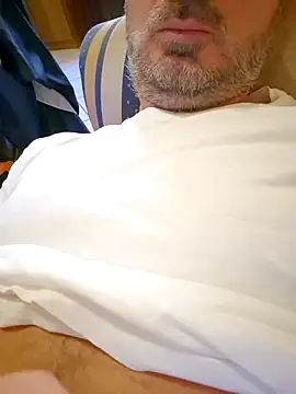 Snapshot of 1talianBeutifulCock chatting on January 24, 12:52 pm 1talianBeutifulCock online show from January 24, 12:52 pm