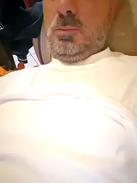 Snapshot of 1talianBeutifulCock chatting on November 11, 1:44 pm 1talianBeutifulCock online show from November 11, 1:44 pm