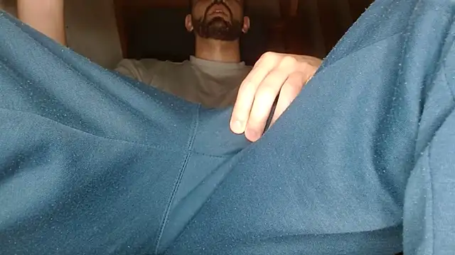 Snapshot of nass21cmm chatting on February 19, 4:41 am nass21cmm online show from February 19, 4:41 am