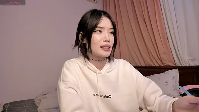 Snapshot of Velvetsky_1 chatting on October 7, 11:13 pm Velvetsky 1 online show from October 7, 11:13 pm