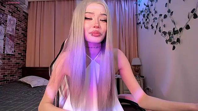 Snapshot of Velvetsky_1 chatting on December 17, 6:25 pm Velvetsky 1 online show from December 17, 6:25 pm