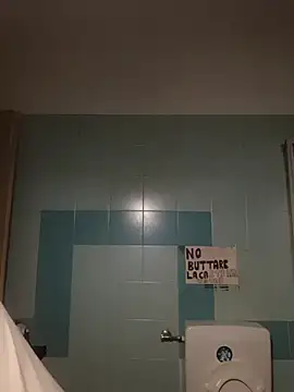 Snapshot of perla97 chatting on December 21, 5:20 pm perla97 online show from December 21, 5:20 pm