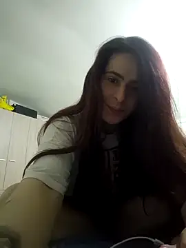 Snapshot of perla97 chatting on February 1, 2:37 pm perla97 online show from February 1, 2:37 pm