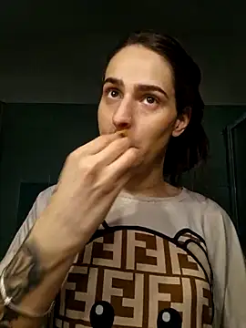 Snapshot of perla97 chatting on February 3, 5:18 pm perla97 online show from February 3, 5:18 pm