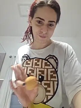 Snapshot of perla97 chatting on February 12, 10:32 am perla97 online show from February 12, 10:32 am