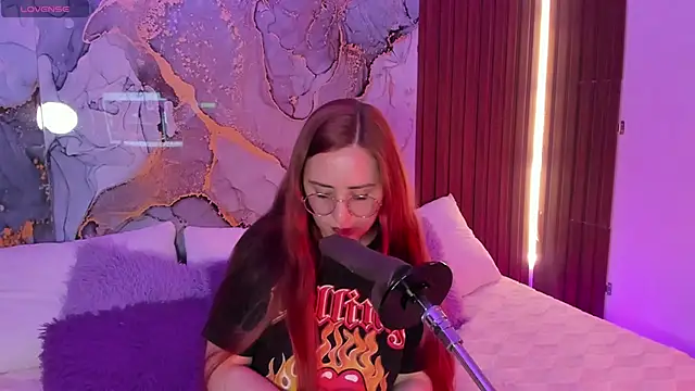 centaurigirl online show from January 14, 3:34 am