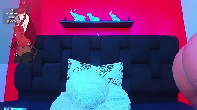 Snapshot of Leah_Gomed chatting on February 13, 9:38 pm Leah Gomed online show from February 13, 9:38 pm