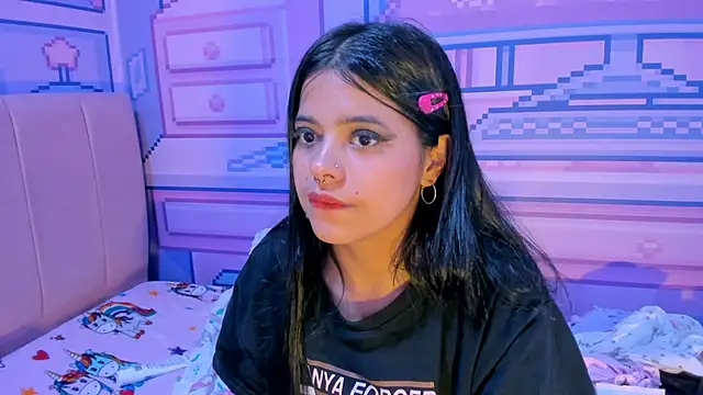 Snapshot of _18alice chatting on December 9, 5:29 am 18alice online show from December 9, 5:29 am