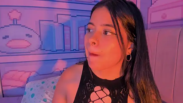 Snapshot of _18alice chatting on December 15, 6:07 am 18alice online show from December 15, 6:07 am