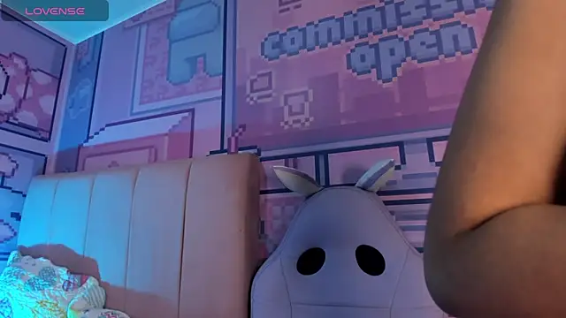 Snapshot of _18alice chatting on March 1, 3:52 am 18alice online show from March 1, 3:52 am