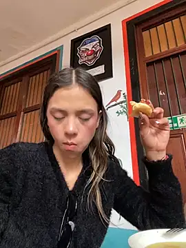 Petite amor2 online show from November 3, 2:40 pm