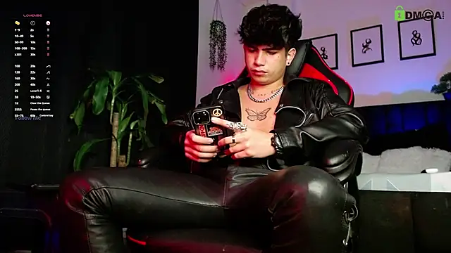 LyleBennett  online show from February 9, 12:20 pm