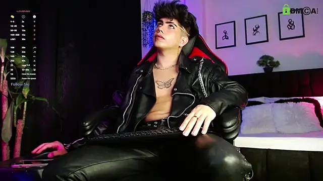 Snapshot of LyleBennett_ chatting on March 11, 11:27 am LyleBennett online show from March 11, 11:27 am