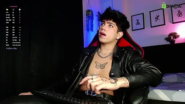 Snapshot of LyleBennett_ chatting on March 27, 11:32 am LyleBennett online show from March 27, 11:32 am