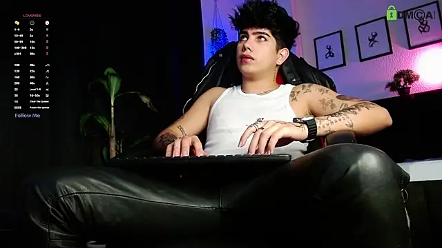 Snapshot of LyleBennett_ chatting on March 28, 12:05 pm LyleBennett online show from March 28, 12:05 pm