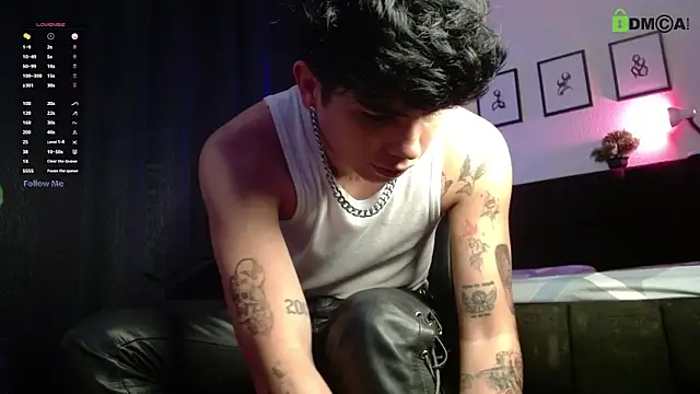 Snapshot of LyleBennett_ chatting on March 29, 12:38 pm LyleBennett online show from March 29, 12:38 pm