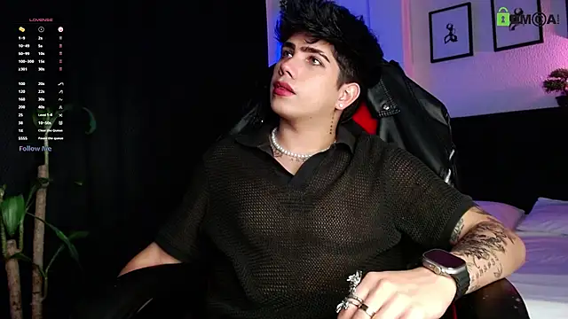 Snapshot of LyleBennett_ chatting on March 30, 10:49 am LyleBennett online show from March 30, 10:49 am