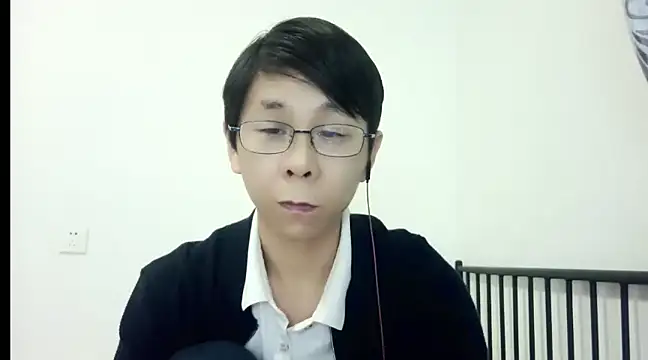 Snapshot of TGH521 chatting on December 22, 11:52 pm TGH521 online show from December 22, 11:52 pm