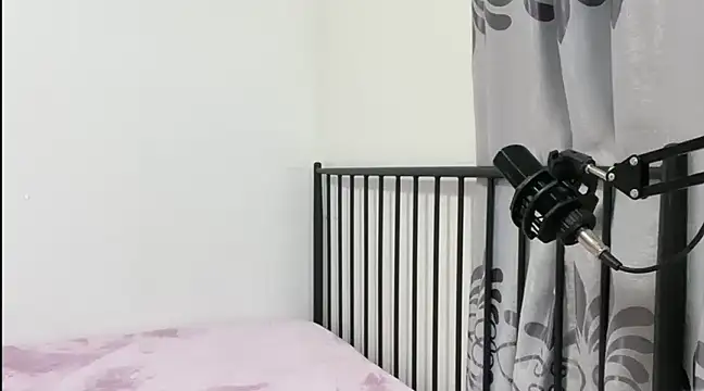 Snapshot of TGH521 chatting on January 12, 11:17 am TGH521 online show from January 12, 11:17 am