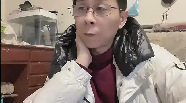 Snapshot of TGH521 chatting on January 17, 11:38 am TGH521 online show from January 17, 11:38 am