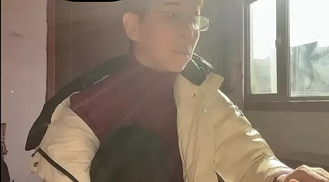 Snapshot of TGH521 chatting on January 20, 6:21 am TGH521 online show from January 20, 6:21 am