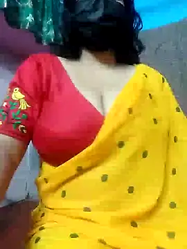 Snapshot of BERRY_00 chatting on February 3, 10:03 am BERRY 00 online show from February 3, 10:03 am