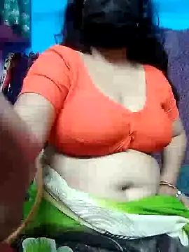Snapshot of BERRY_00 chatting on February 7, 12:53 am BERRY 00 online show from February 7, 12:53 am