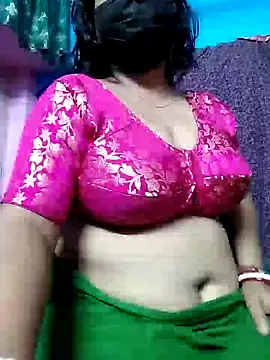 Snapshot of BERRY_00 chatting on February 24, 6:04 pm BERRY 00 online show from February 24, 6:04 pm