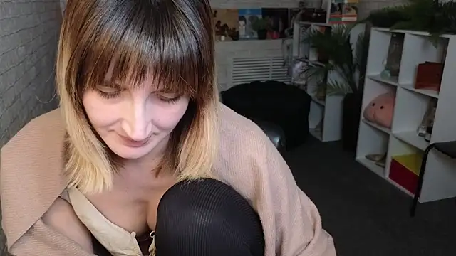 Nika Kitten online show from February 19, 10:00 am