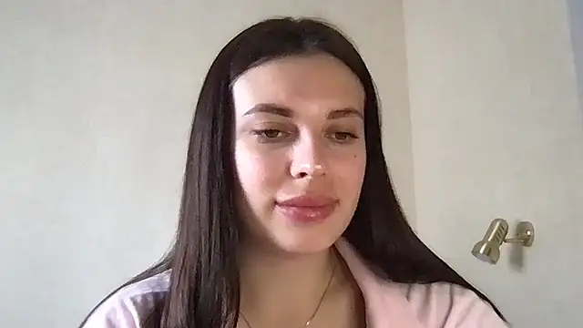 MoonriseGoddess online show from April 3, 9:40 am