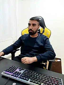 Snapshot of SertSikici022 chatting on February 27, 12:54 am SertSikici022 online show from February 27, 12:54 am