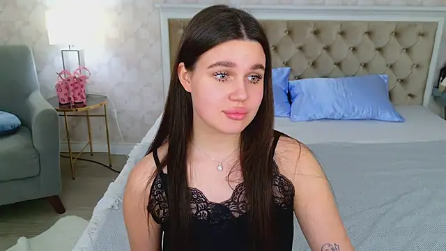 RihannaRose online show from February 8, 10:51 pm