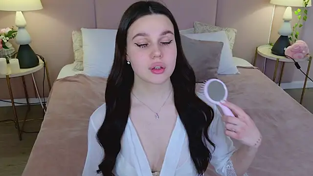 RihannaRose online show from March 4, 11:32 pm