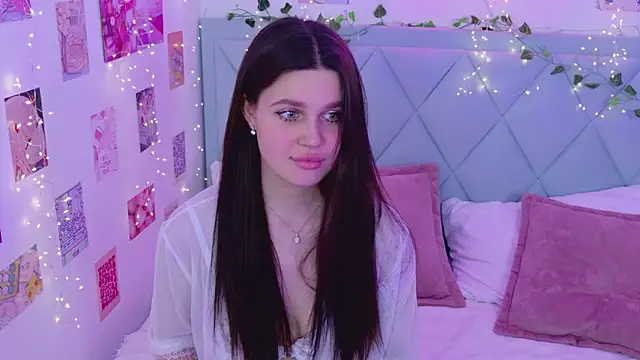 RihannaRose online show from March 16, 8:11 pm