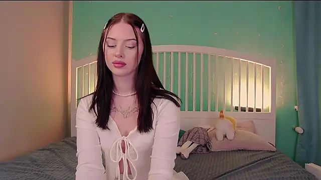 Snapshot of StellaryShy chatting on December 10, 2:06 pm StellaryShy online show from December 10, 2:06 pm