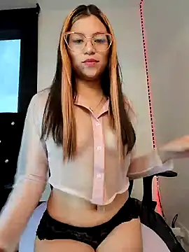 Snapshot of little_mavi chatting on December 26, 9:58 pm little mavi online show from December 26, 9:58 pm