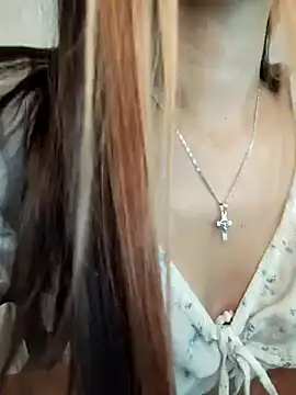 Snapshot of little_mavi chatting on January 11, 12:33 am little mavi online show from January 11, 12:33 am