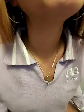 Snapshot of little_mavi chatting on January 17, 1:36 am little mavi online show from January 17, 1:36 am