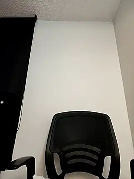 Snapshot of little_mavi chatting on January 28, 11:28 pm little mavi online show from January 28, 11:28 pm