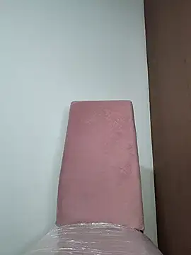 Snapshot of little_mavi chatting on February 11, 12:17 am little mavi online show from February 11, 12:17 am