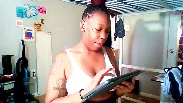 Snapshot of MsSapPhire500 chatting on April 12, 6:13 pm MsSapPhire500 online show from April 12, 6:13 pm