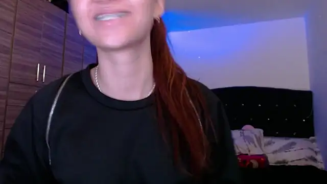 holy juli online show from June 7, 3:54 am
