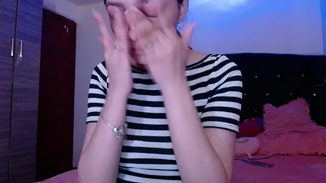 holy juli online show from July 16, 3:56 am