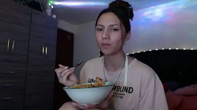 holy juli online show from July 22, 3:53 am