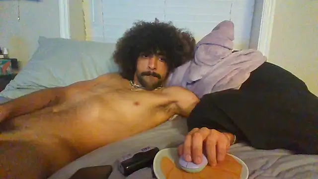 Snapshot of bigcockdezz chatting on May 25, 7:03 am bigcockdezz online show from May 25, 7:03 am