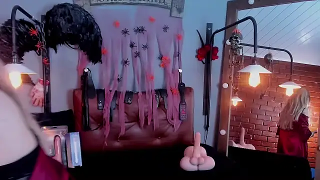 Snapshot of Samantha_mature56 chatting on October 24, 9:06 am Samantha mature56 online show from October 24, 9:06 am