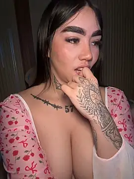 Nickiiiii online show from February 4, 4:51 am