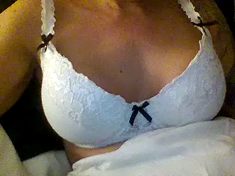 Fiesty findom40 online show from December 7, 10:17 pm