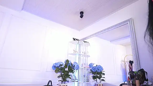 elasummer online show from February 7, 12:31 pm