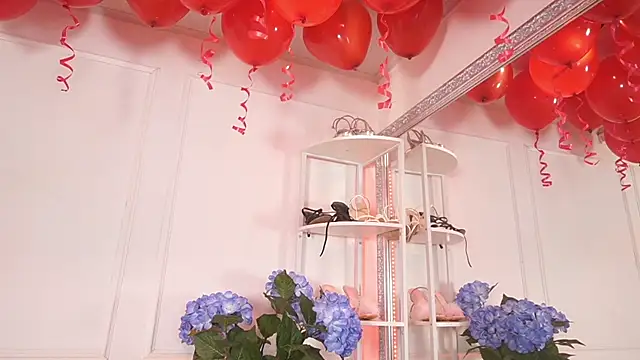 elasummer online show from February 14, 12:57 pm